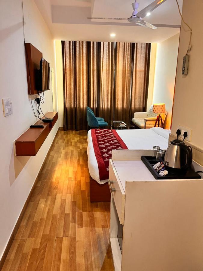 מלון Oyster Pearl I Near Medanta Hospital I Sec-39 I גורגאון מראה חיצוני תמונה