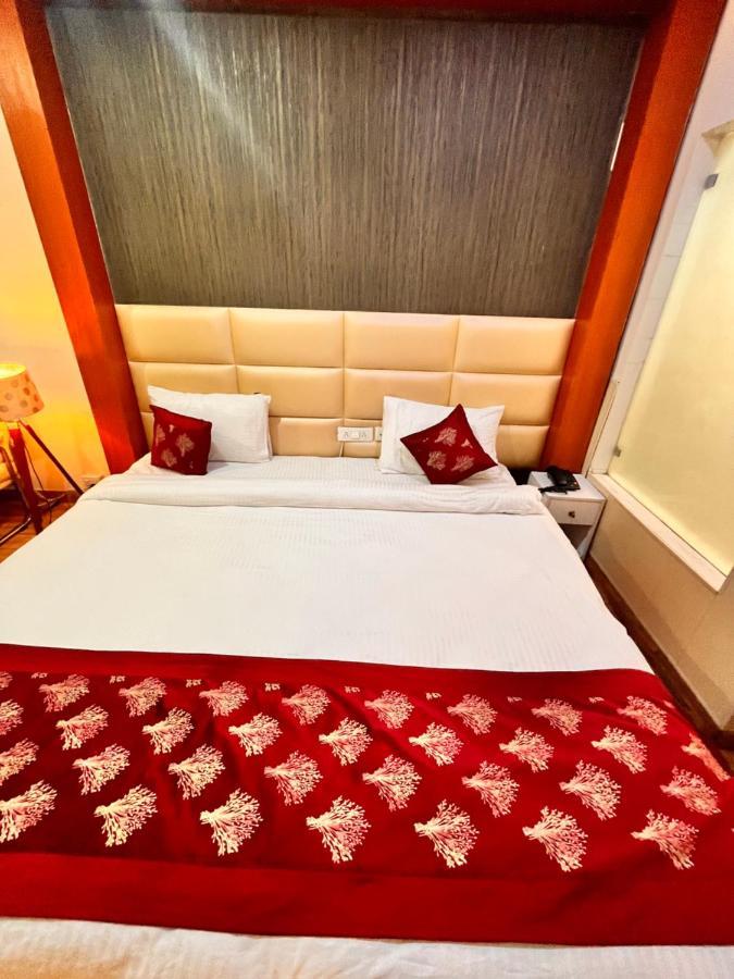 מלון Oyster Pearl I Near Medanta Hospital I Sec-39 I גורגאון מראה חיצוני תמונה
