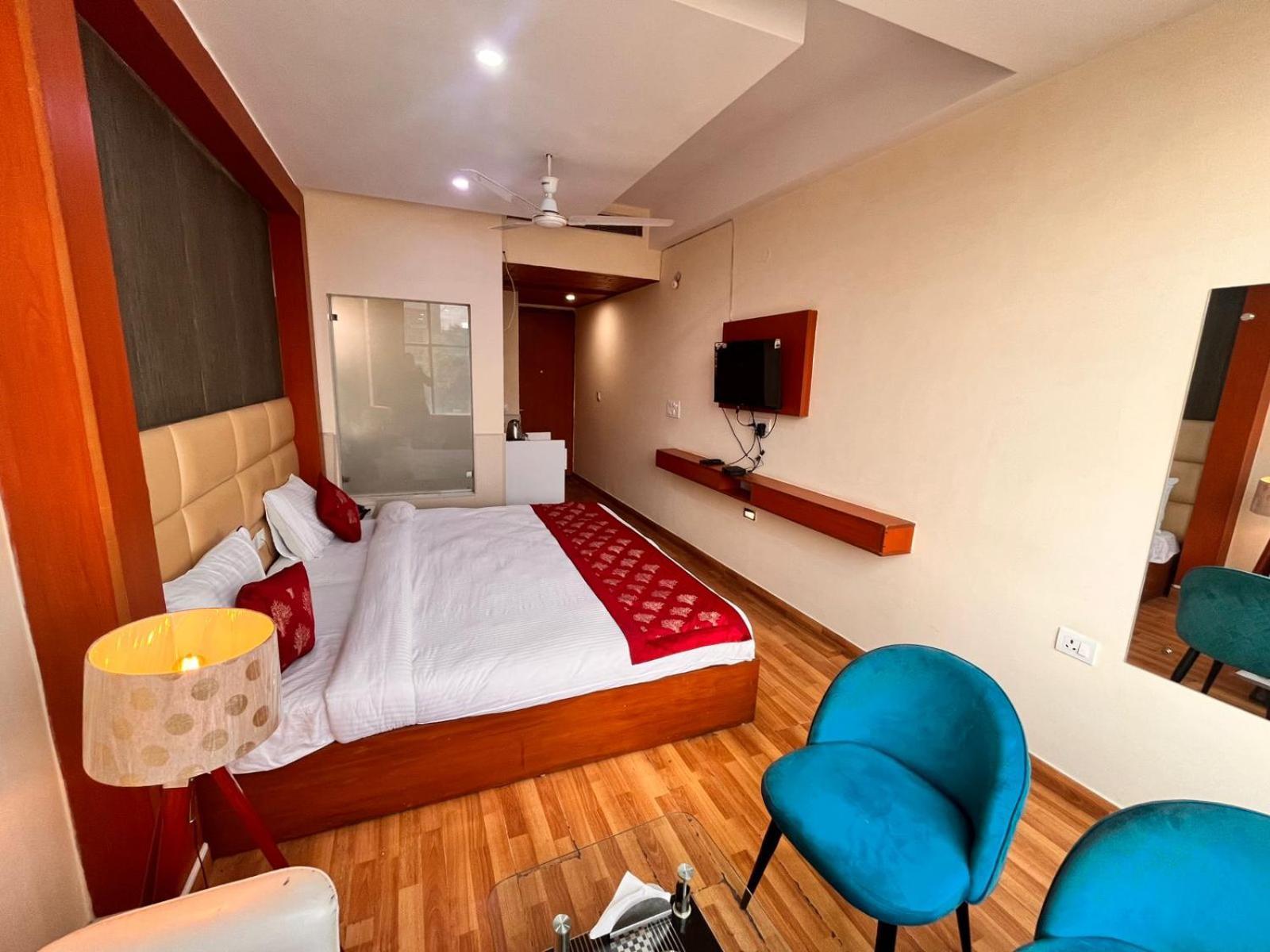 מלון Oyster Pearl I Near Medanta Hospital I Sec-39 I גורגאון מראה חיצוני תמונה